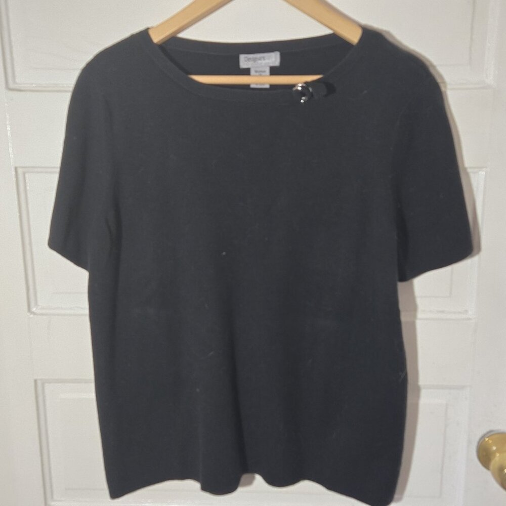 Designers Originals Black 2 Little Buckles On Collar Size 1X Round Neck Sweater